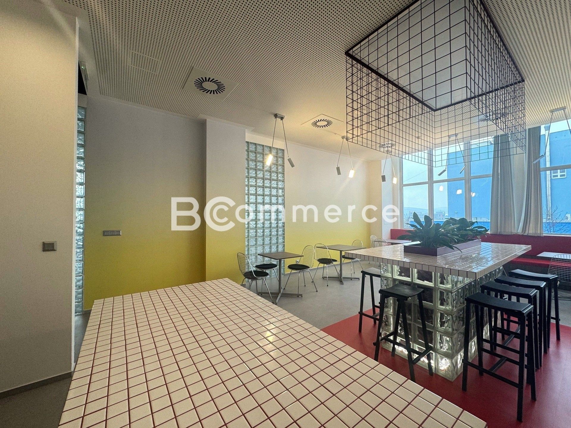 Pronájem komerčního prostoru 100 m² - foto 1