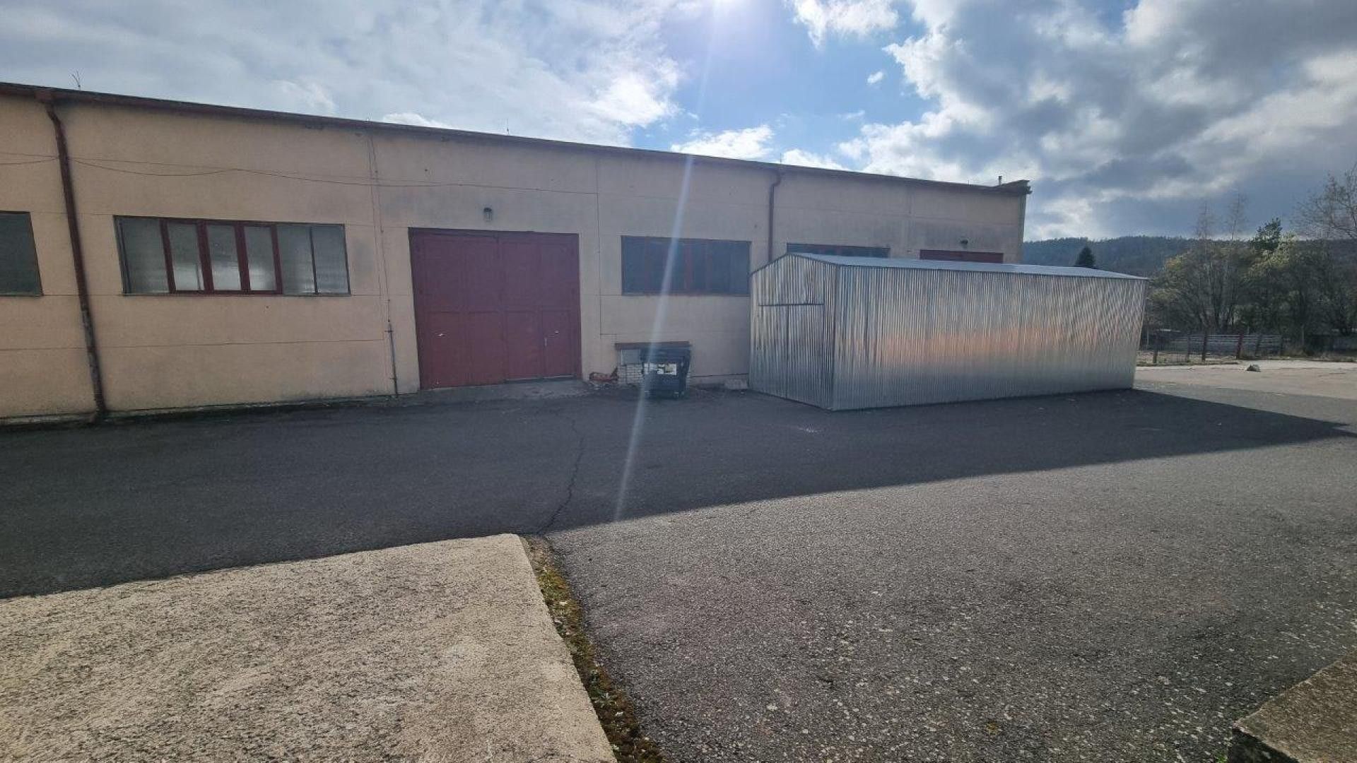 Pronájem komerčního prostoru 702 m² - foto 3