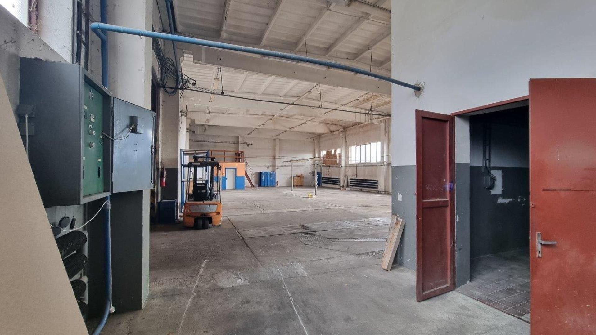 Pronájem komerčního prostoru 702 m² - foto 10
