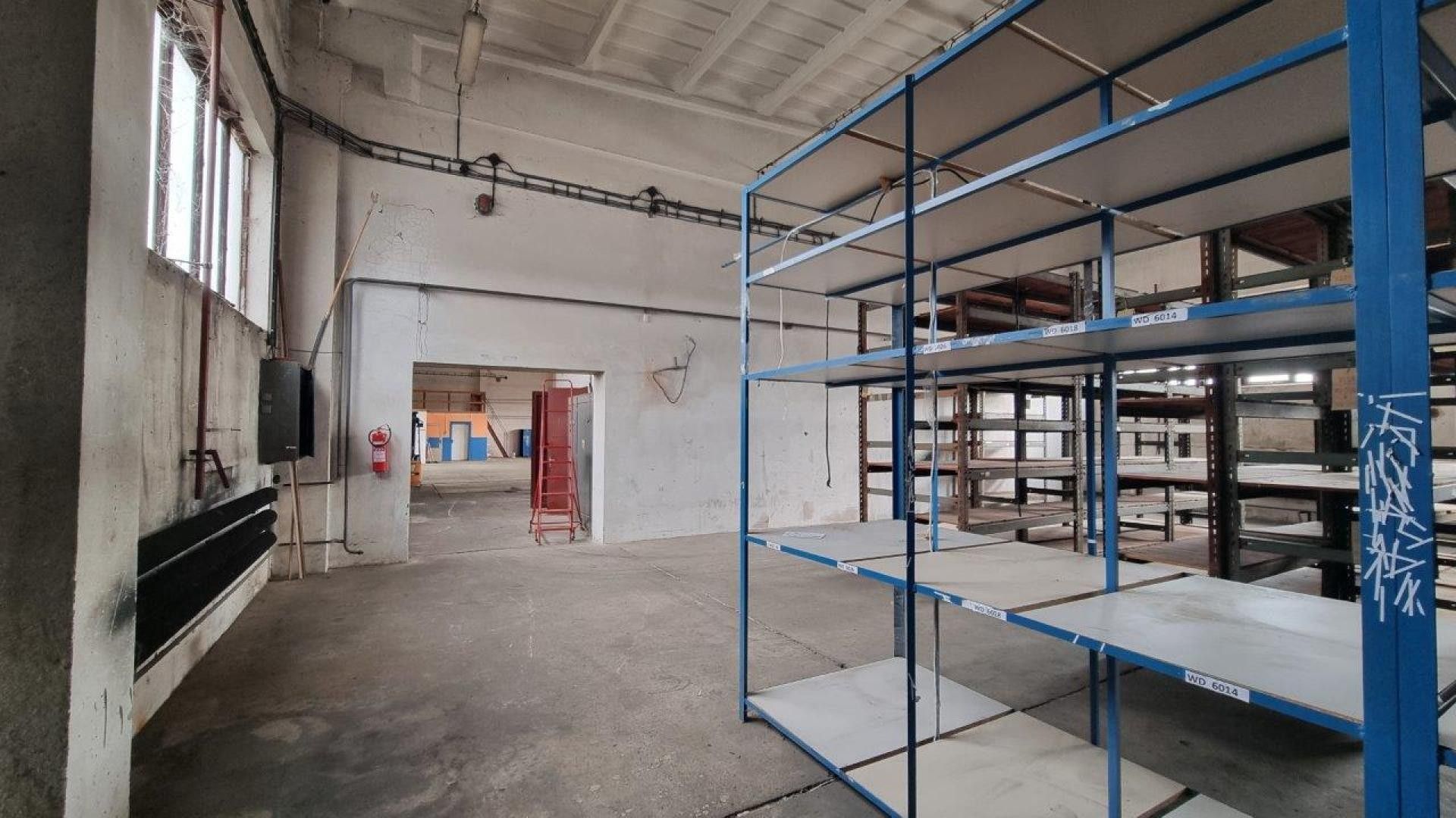 Pronájem komerčního prostoru 702 m² - foto 9