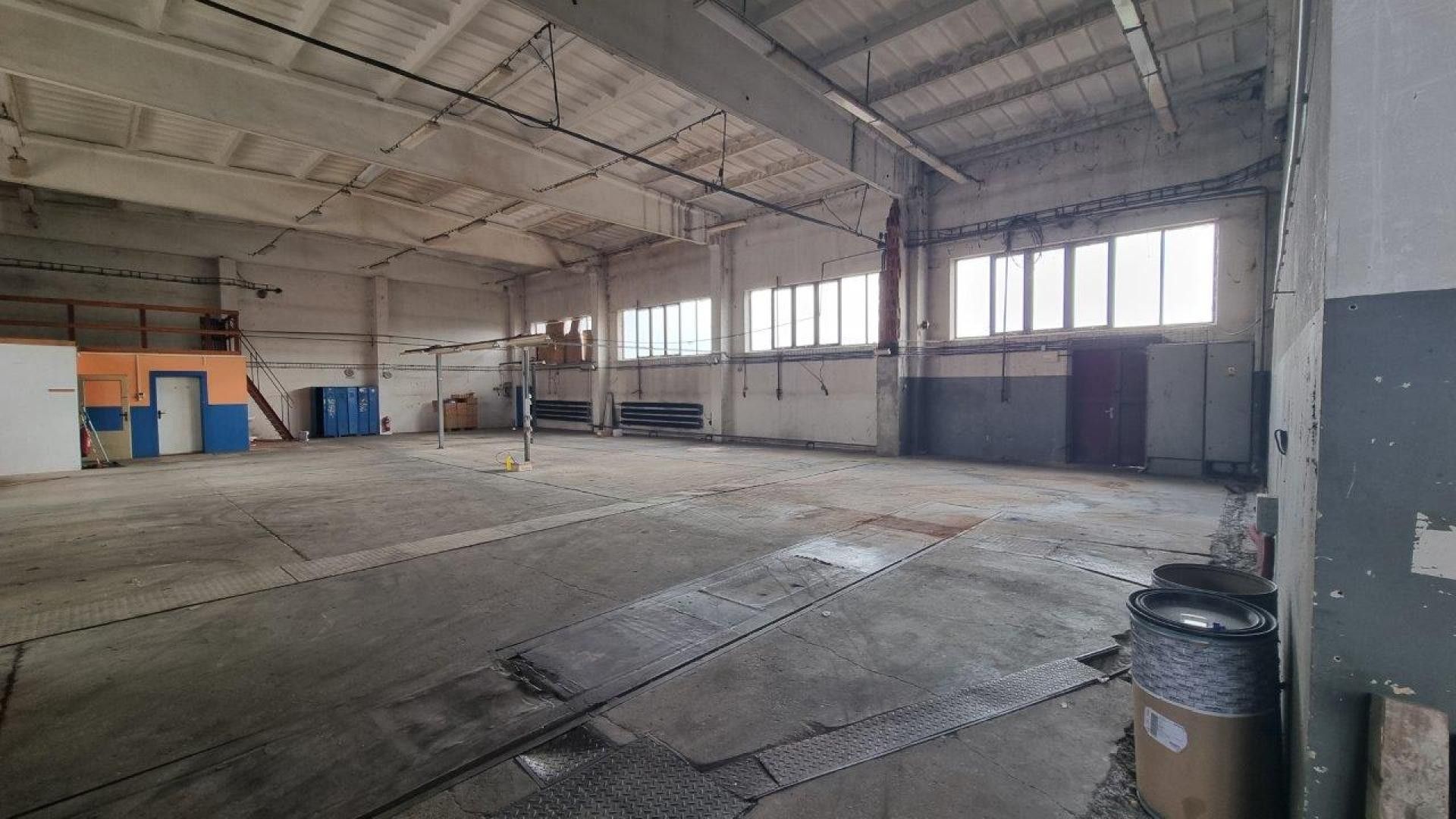 Pronájem komerčního prostoru 702 m² - foto 11