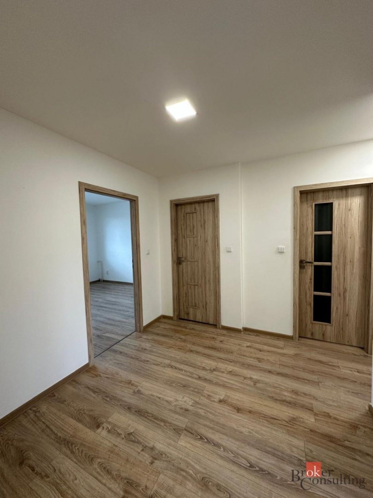 Pronájem bytu 2+1 61 m² - foto 4