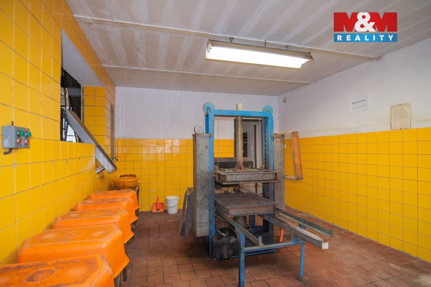 Prodej komerčního prostoru 320 m² - foto 4