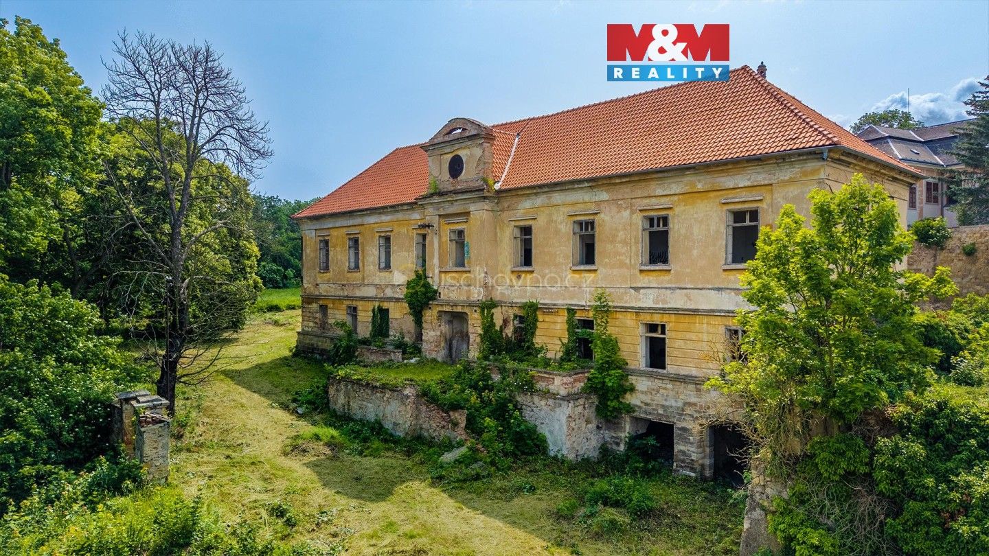 Prodej nemovitosti 5000 m² - foto 1