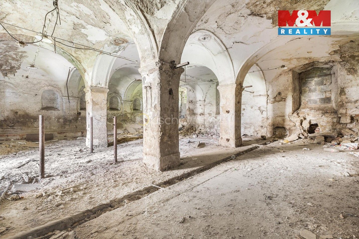 Prodej nemovitosti 5000 m² - foto 16