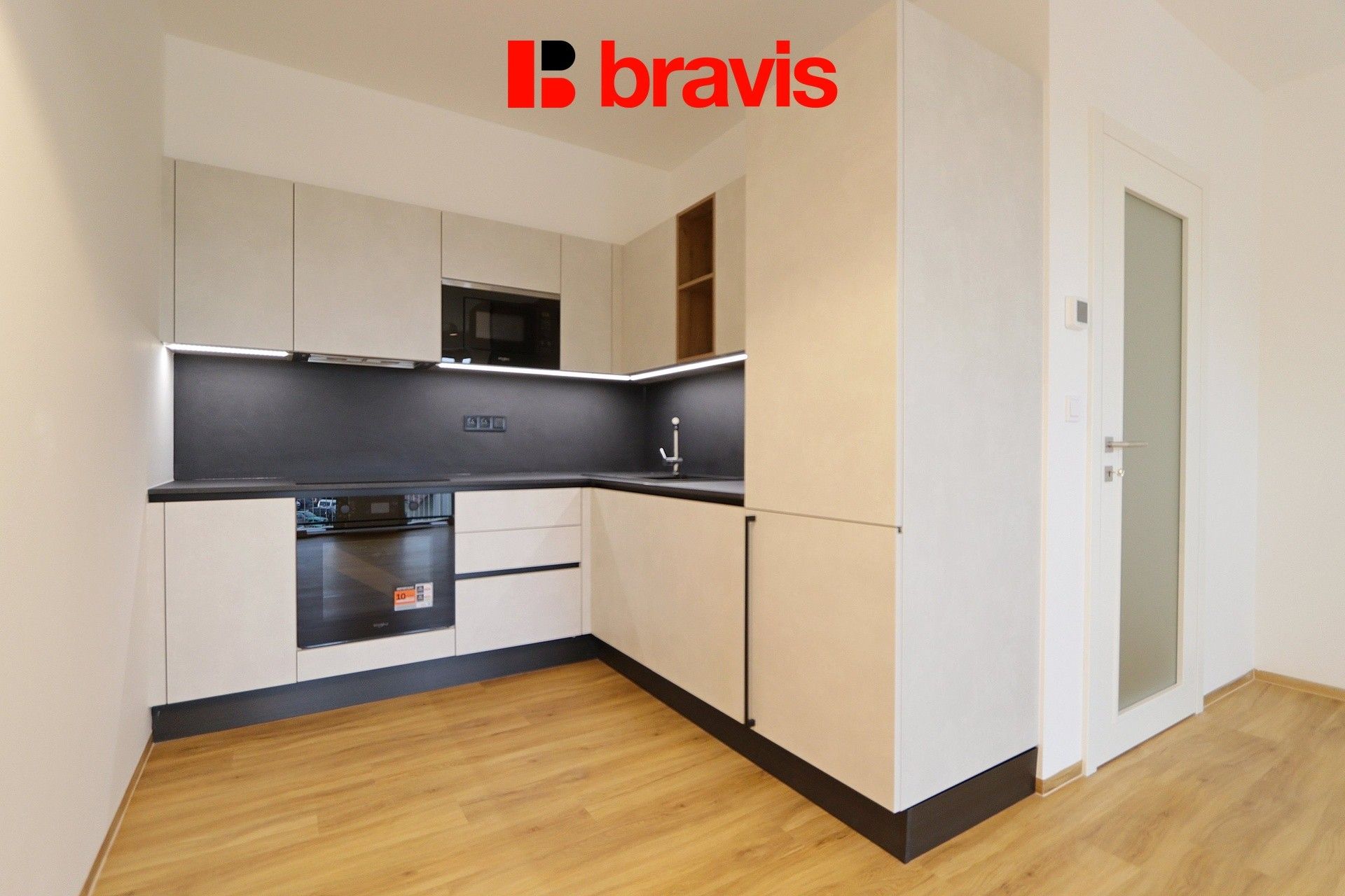 Pronájem bytu 2+kk 56 m² - foto 1