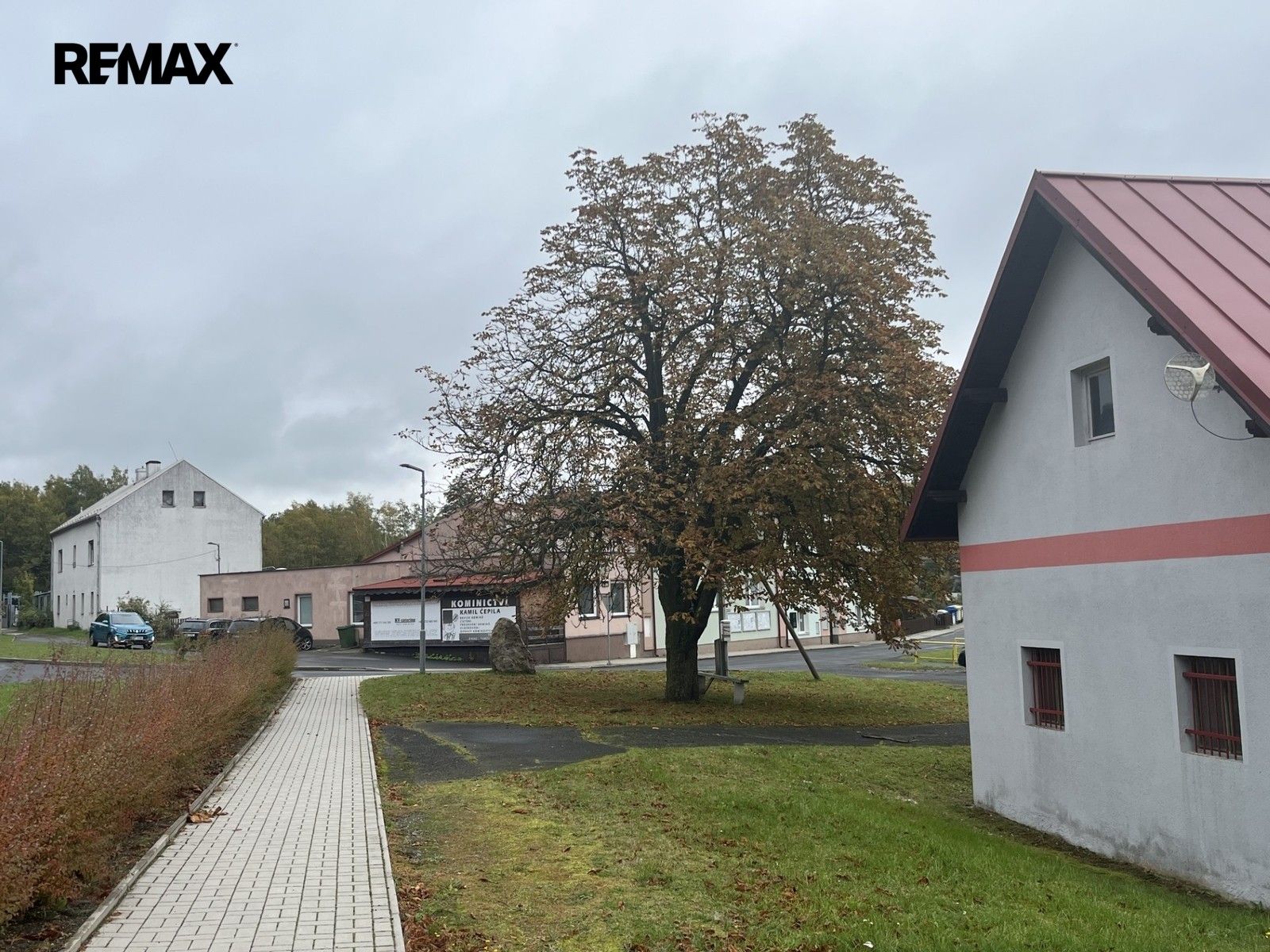Prodej komerčního prostoru 101 m² - foto 1