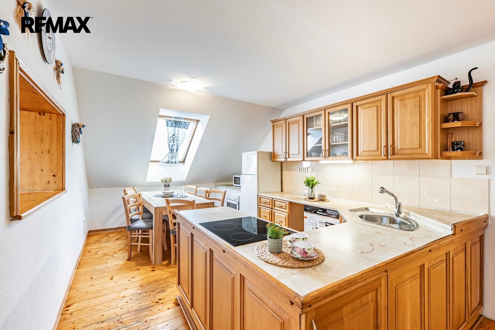 Prodej nemovitosti 236 m² - foto 8