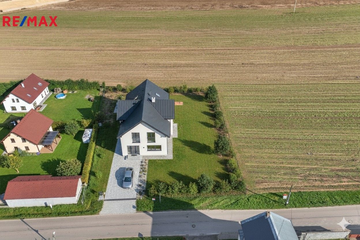 Prodej pozemku 1671 m² - foto 3