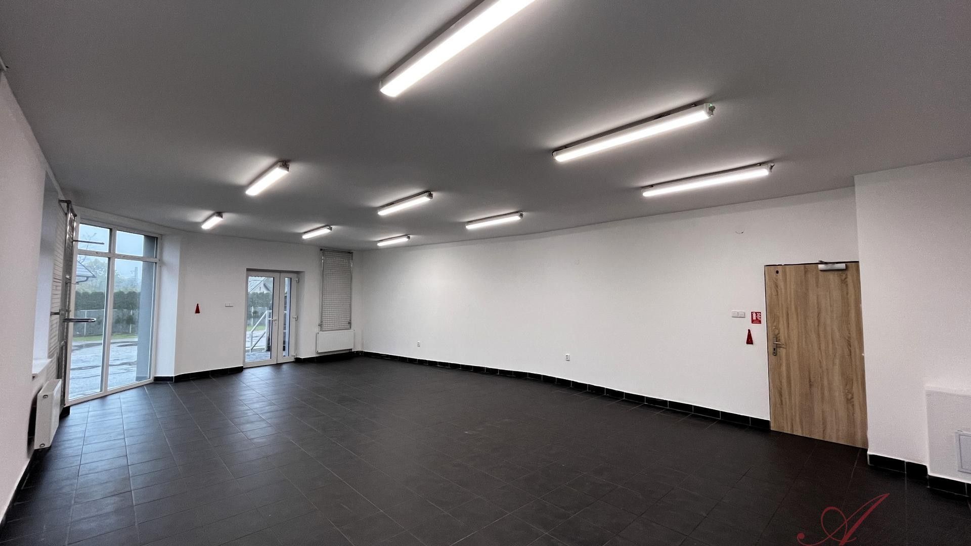 Pronájem komerčního prostoru 120 m² - foto 2