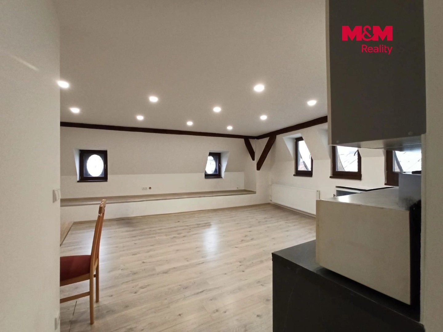 Pronájem bytu 3+kk 75 m² - foto 3