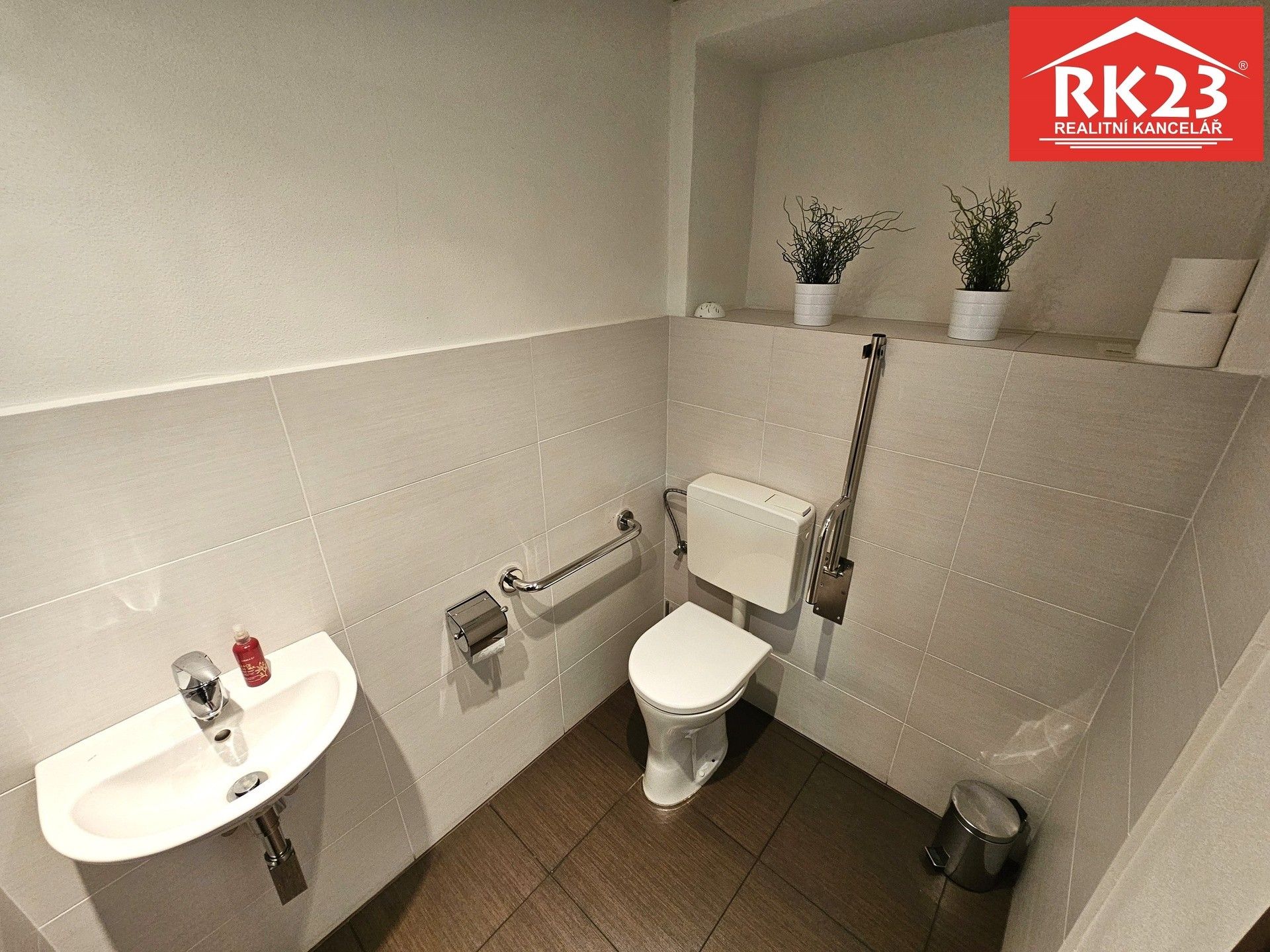 Pronájem komerčního prostoru 40 m² - foto 4