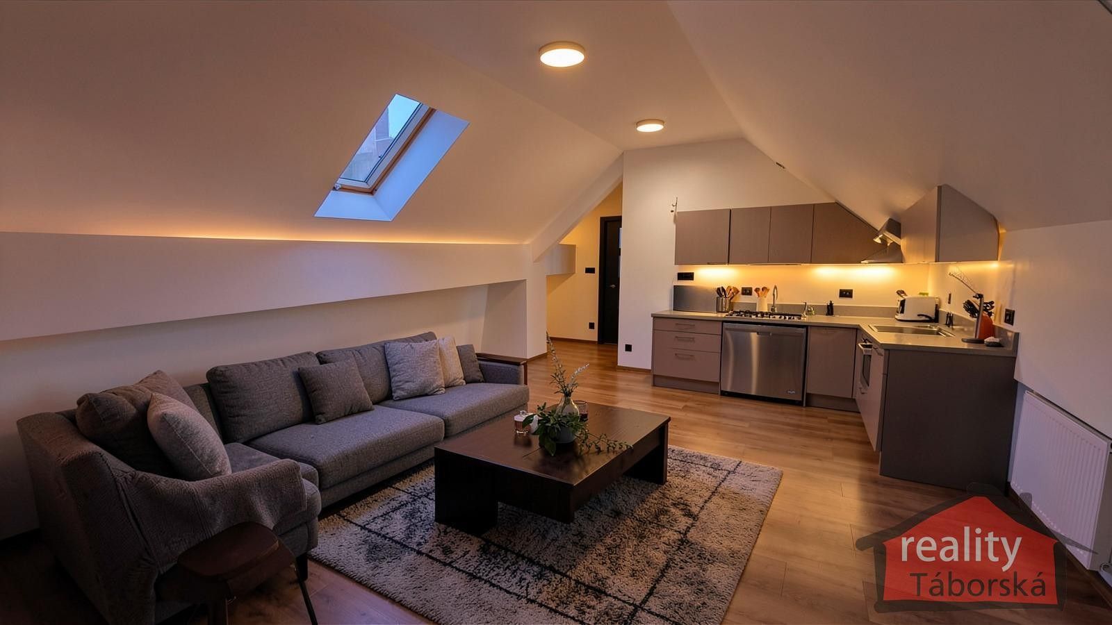 Prodej bytu 2+kk 82 m² - foto 4