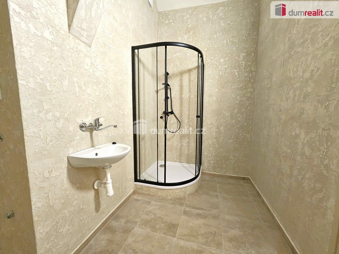 Pronájem bytu 1+1 59 m² - foto 5