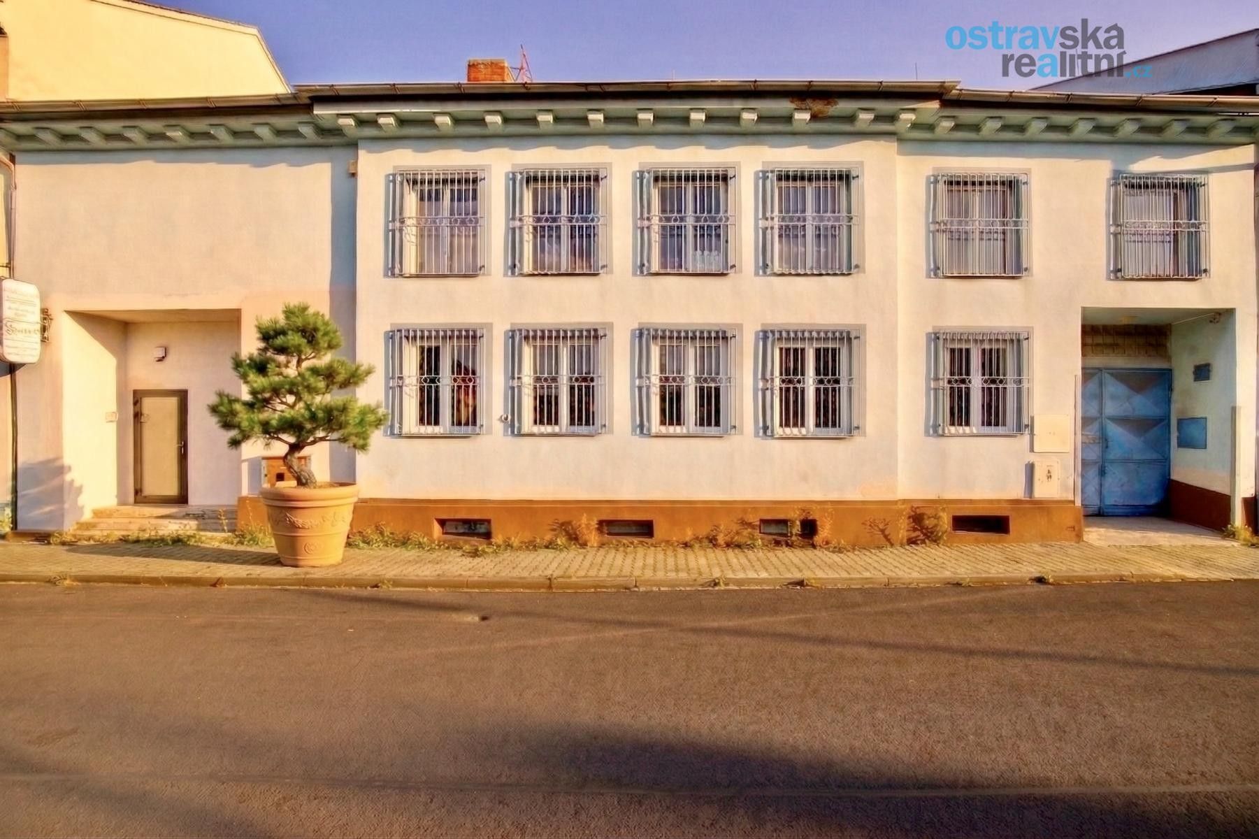 Prodej komerčního prostoru 350 m² - foto 1