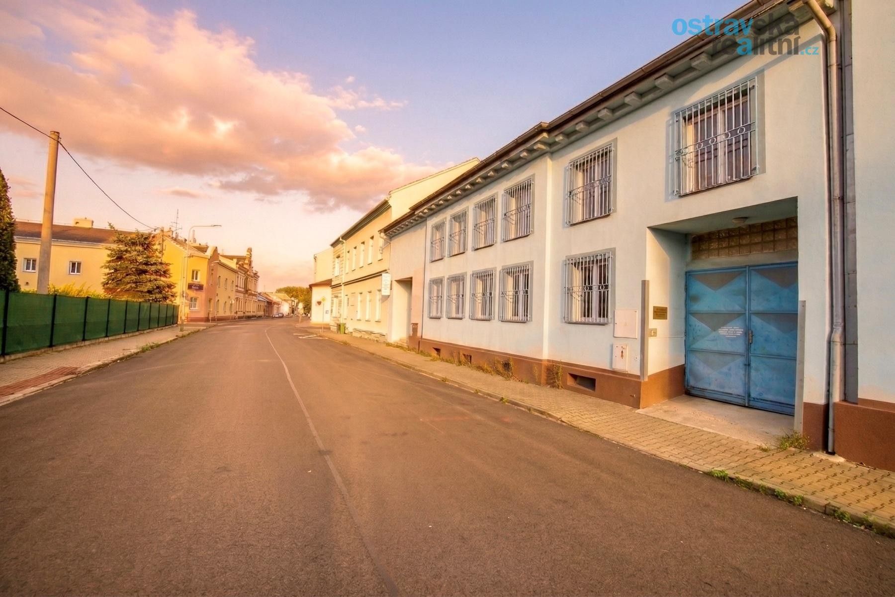 Prodej komerčního prostoru 350 m² - foto 2