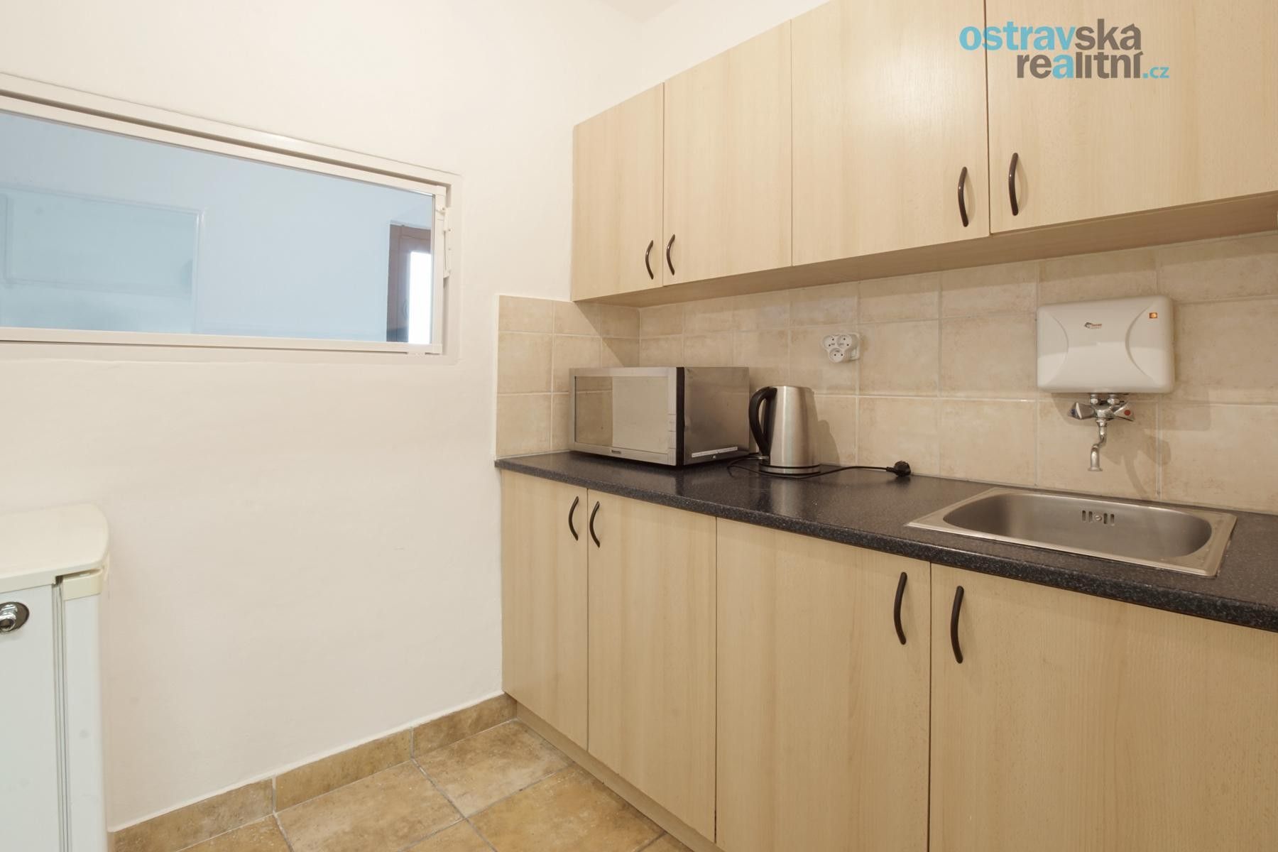Prodej komerčního prostoru 350 m² - foto 8