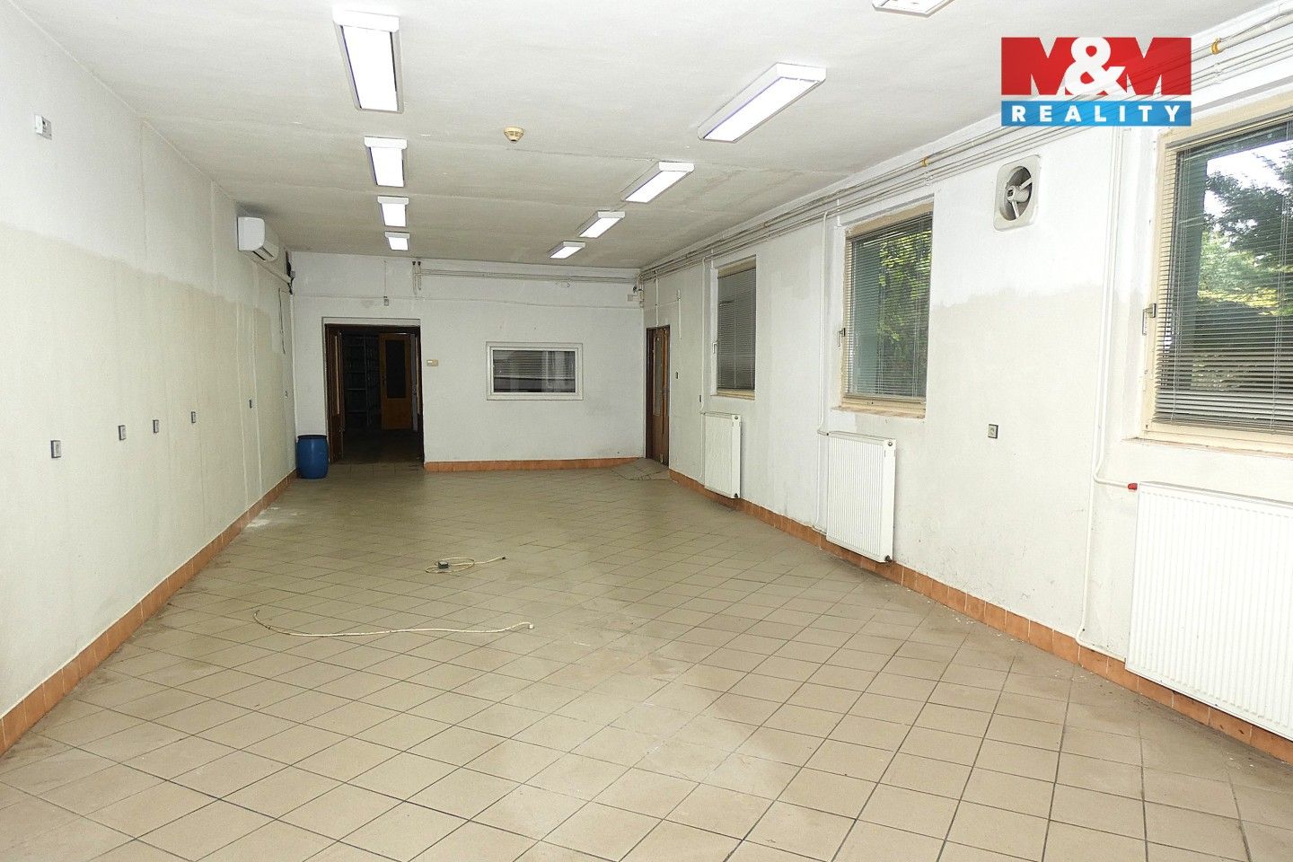 Pronájem komerčního prostoru 201 m² - foto 3