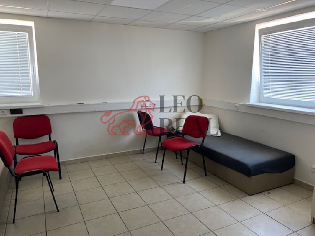 Pronájem komerčního prostoru 150 m² - foto 5