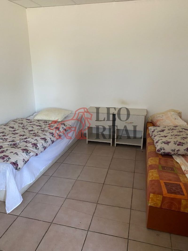 Pronájem komerčního prostoru 150 m² - foto 1