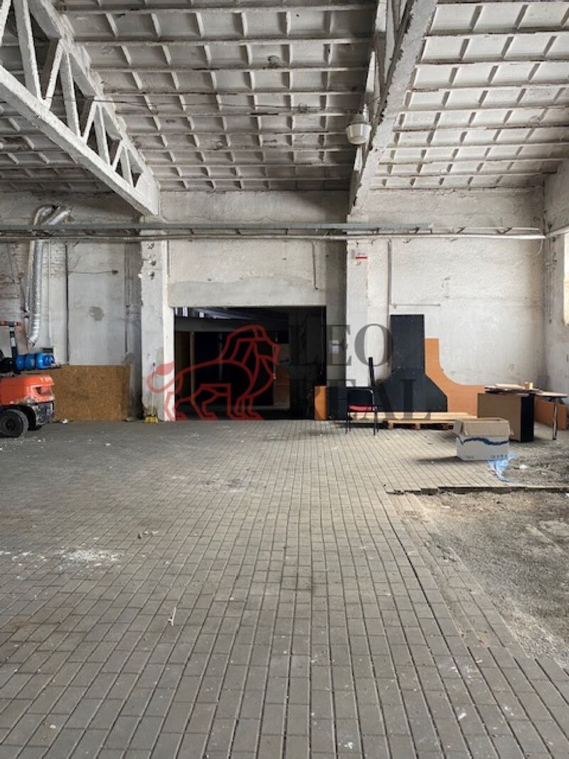 Pronájem komerčního prostoru 1850 m² - foto 3