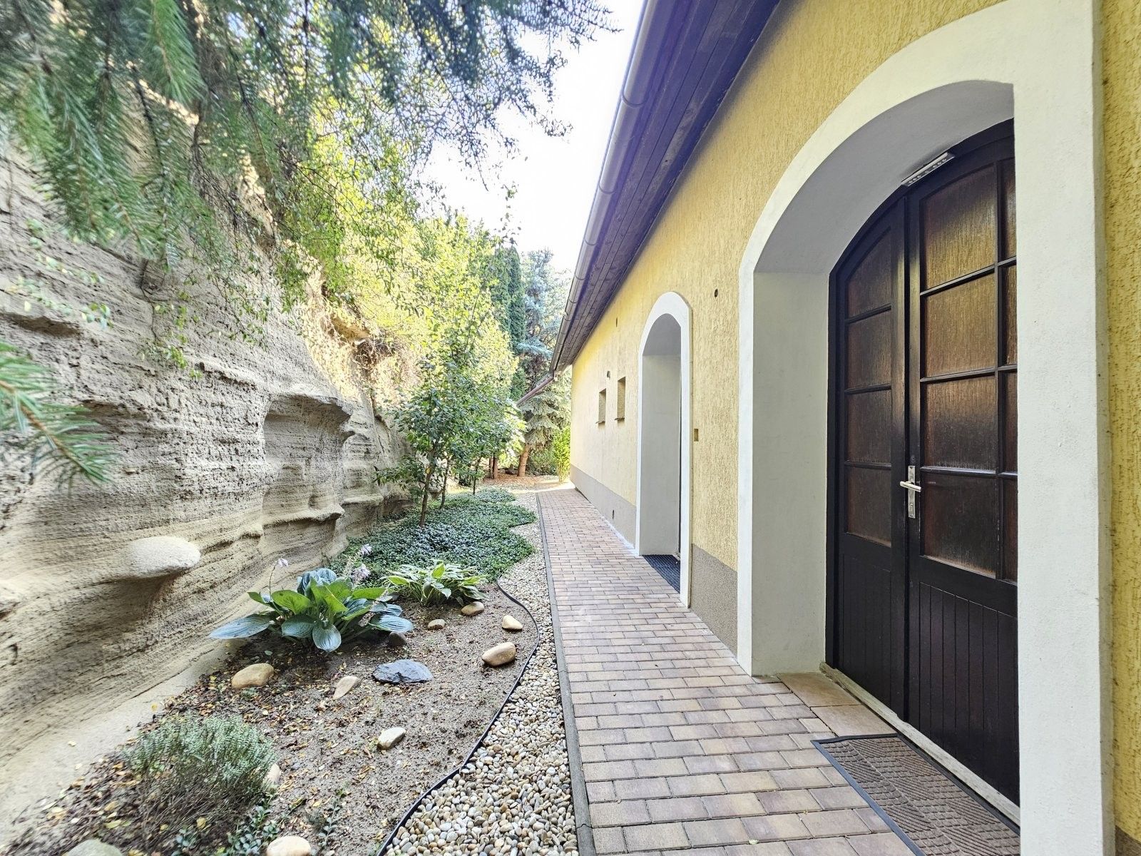 Prodej nemovitosti 350 m² - foto 4