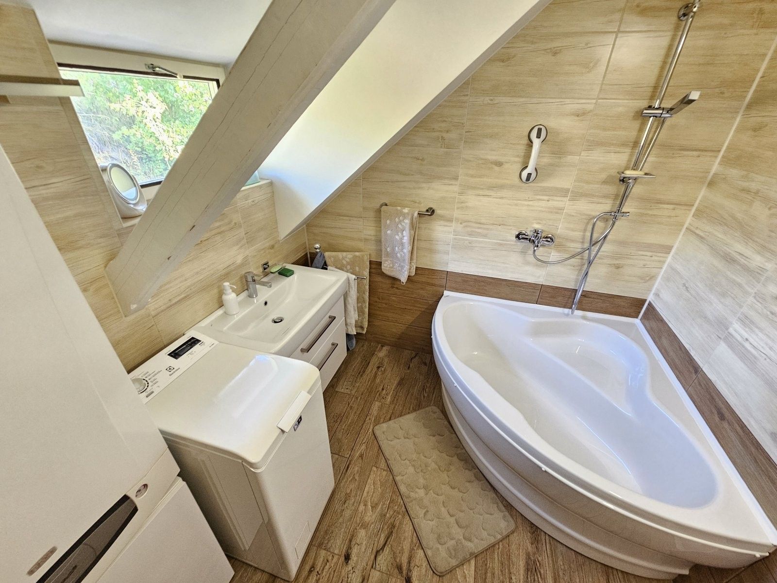 Prodej nemovitosti 350 m² - foto 5