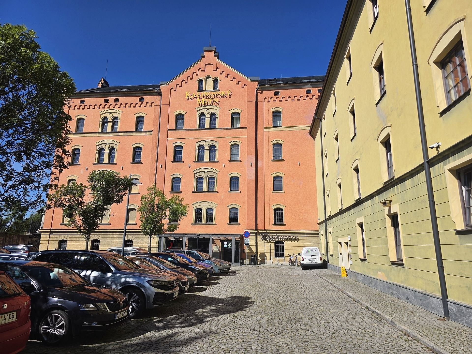 Pronájem komerčního prostoru 275 m² - foto 20