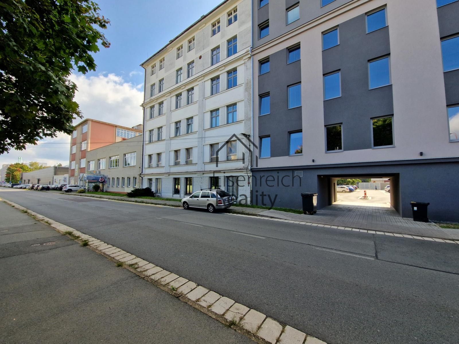 Pronájem komerčního prostoru 250 m² - foto 1