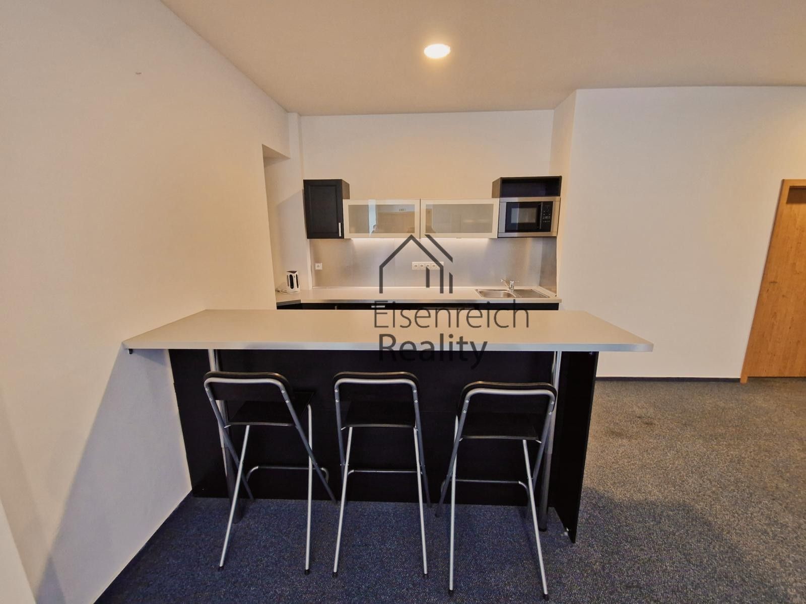 Pronájem komerčního prostoru 250 m² - foto 6