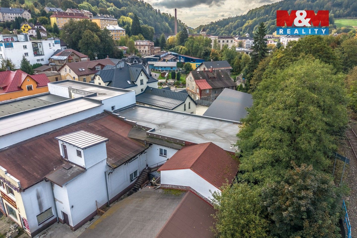 Prodej komerčního prostoru 1500 m² - foto 20