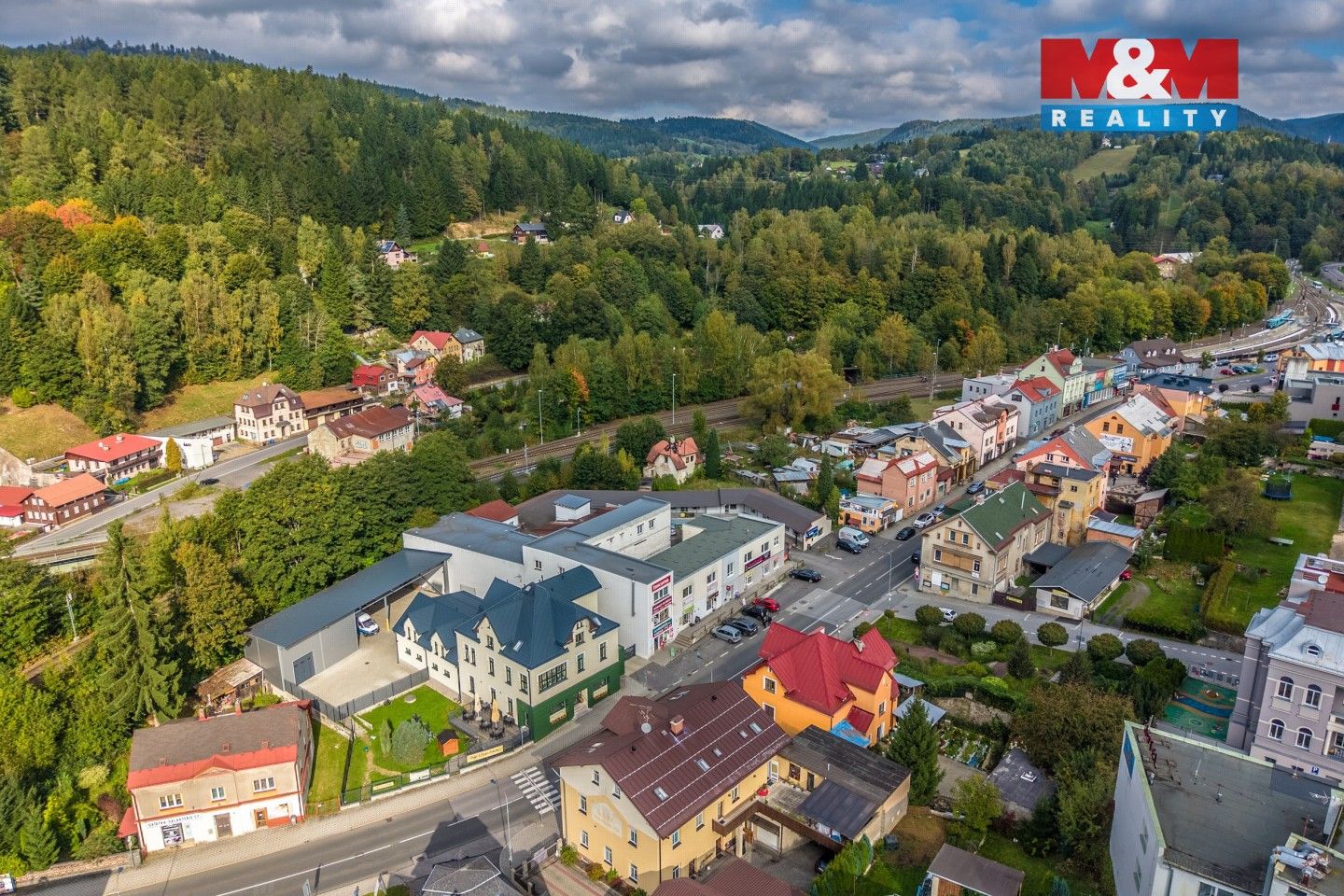 Prodej komerčního prostoru 1500 m² - foto 24