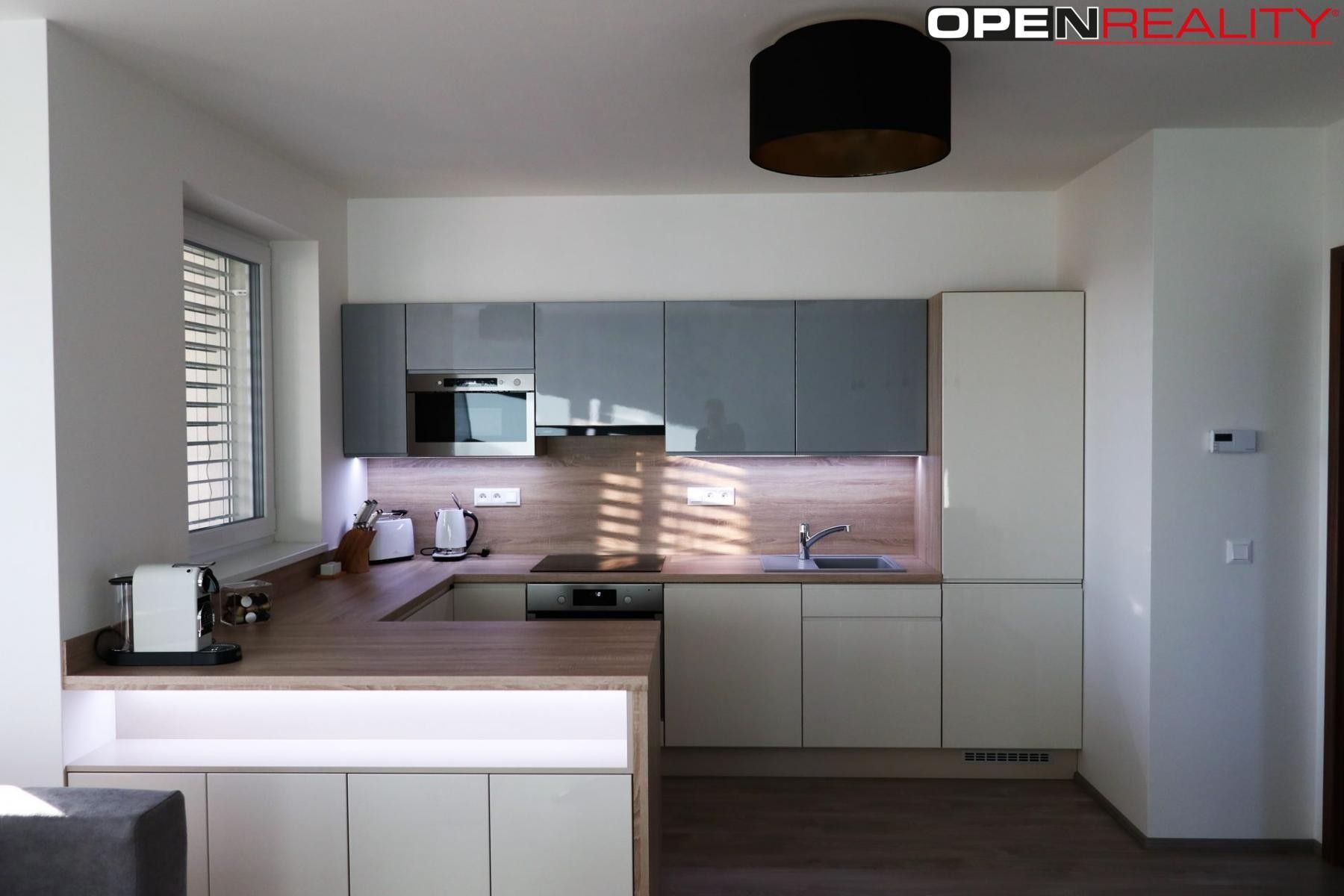 Pronájem bytu 2+kk 66 m² - foto 1