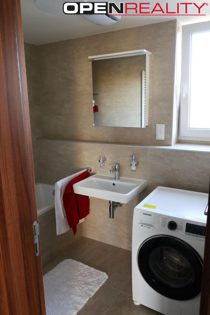 Pronájem bytu 2+kk 66 m² - foto 19