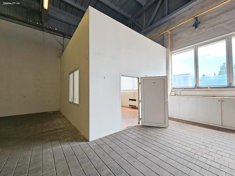 Pronájem komerčního prostoru 1463 m² - foto 9