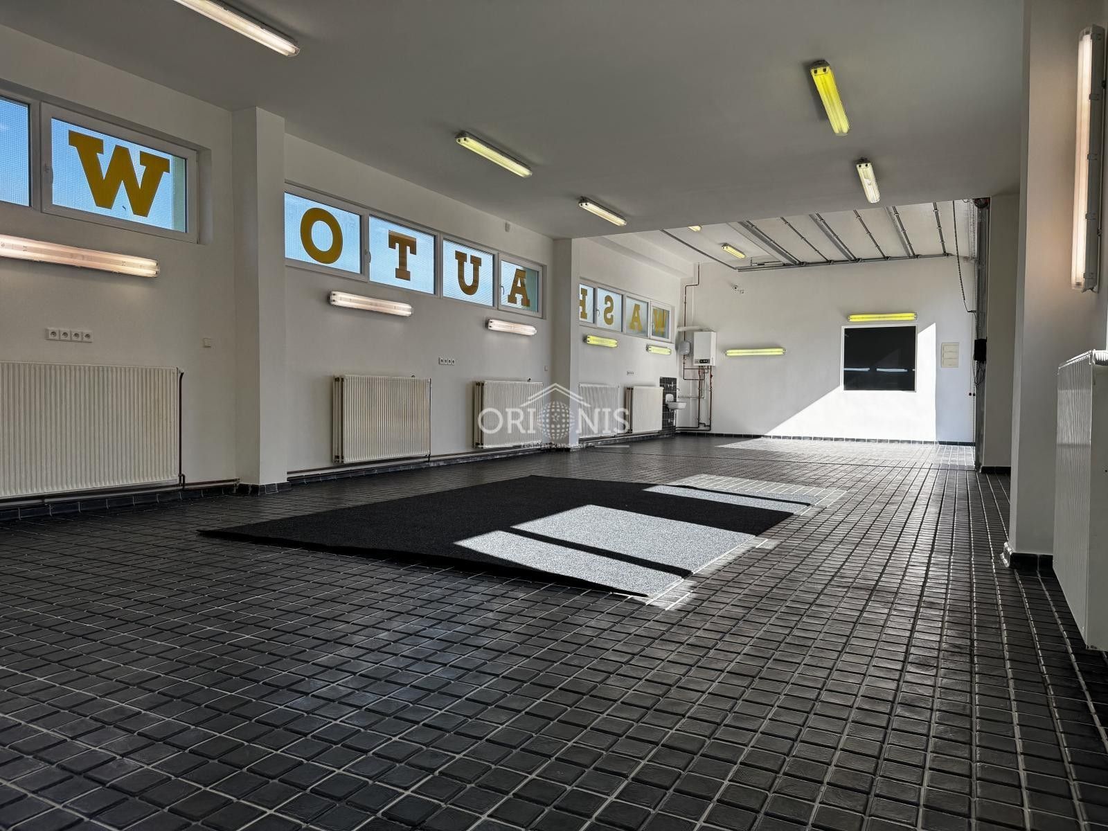 Pronájem komerčního prostoru 147 m² - foto 3