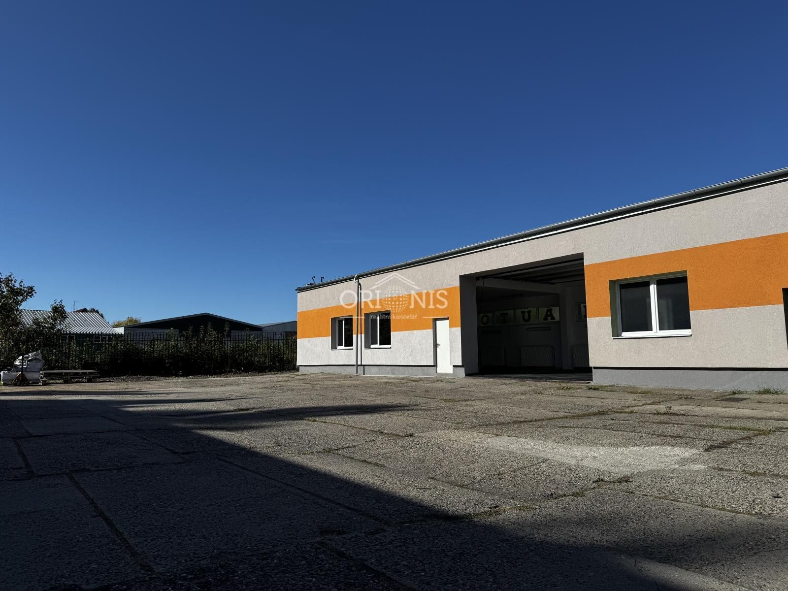 Pronájem komerčního prostoru 147 m² - foto 8