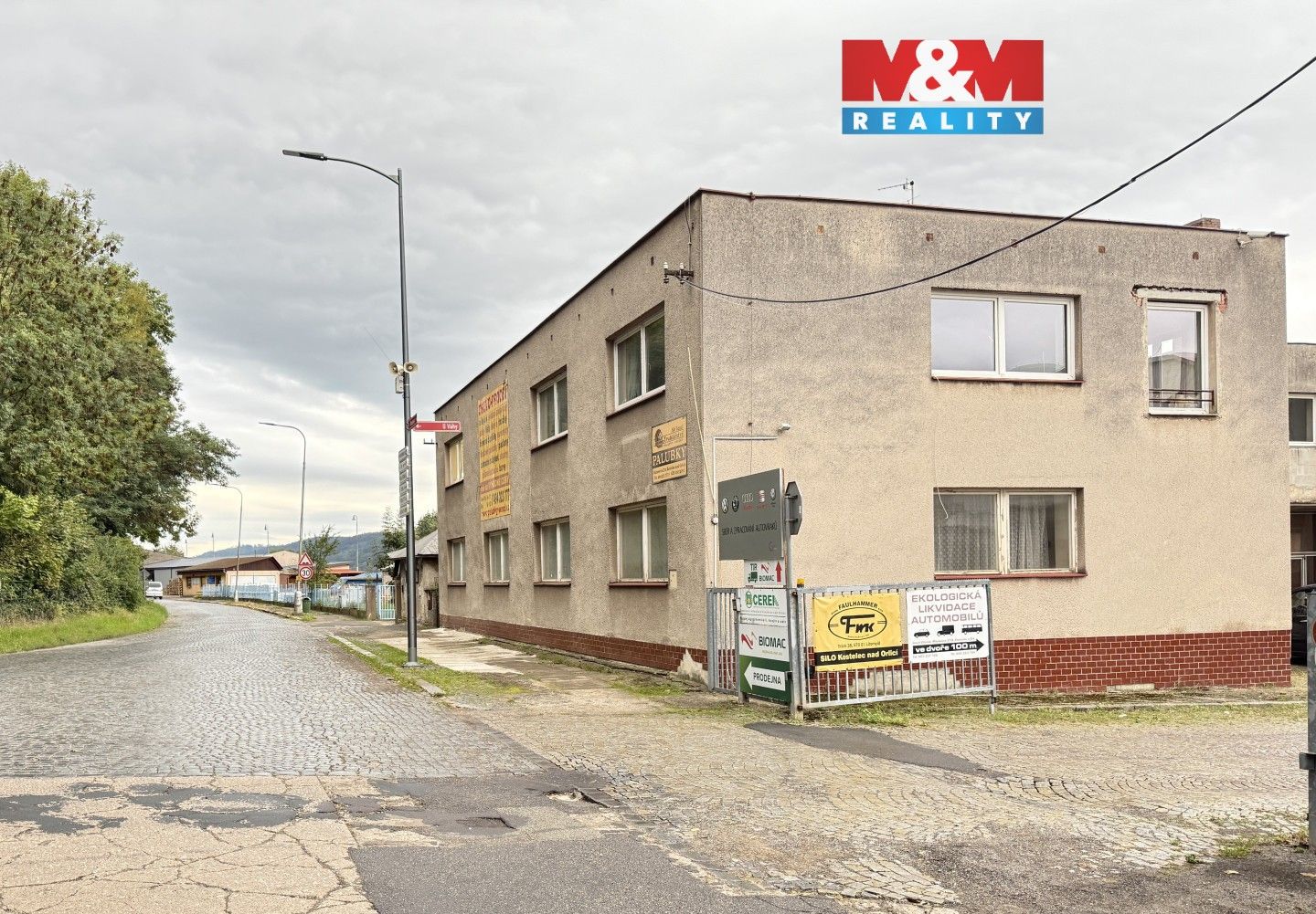 Prodej komerčního prostoru 207 m² - foto 1