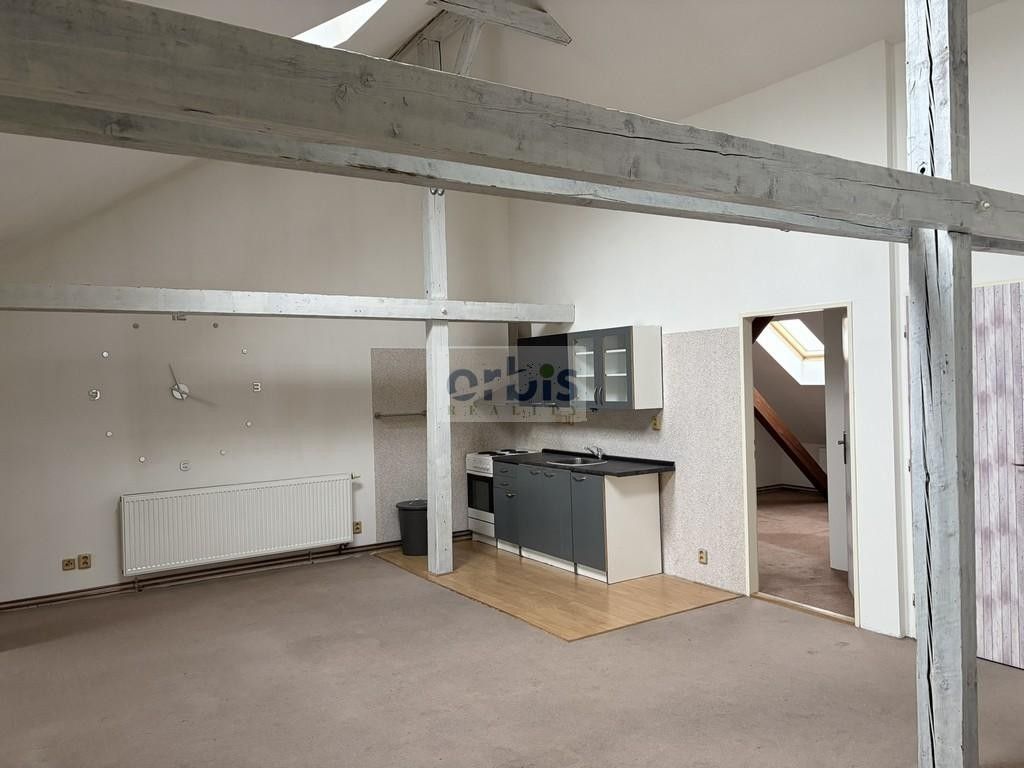 Pronájem bytu 2+1 77 m² - foto 6