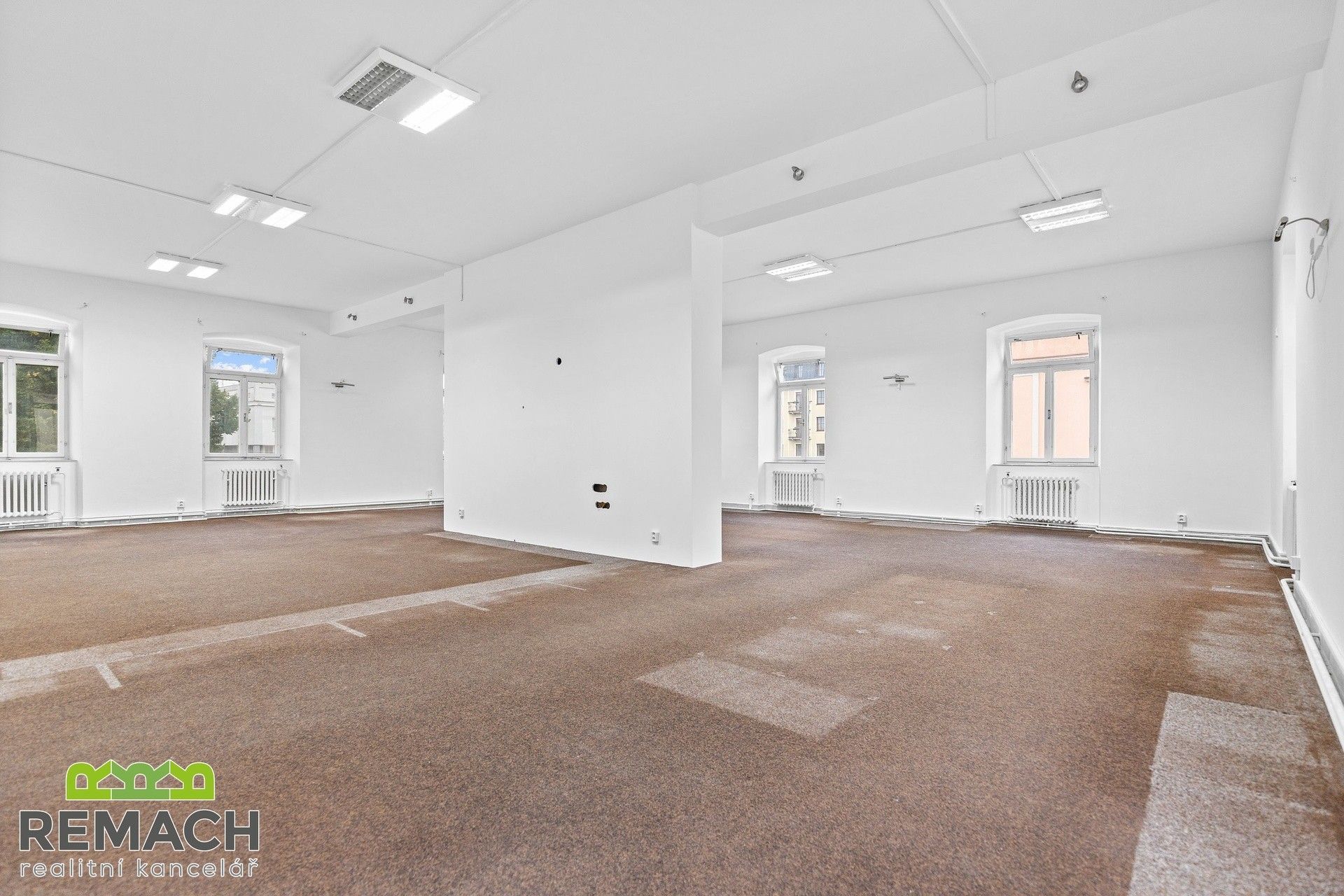 Pronájem komerčního prostoru 110 m² - foto 3
