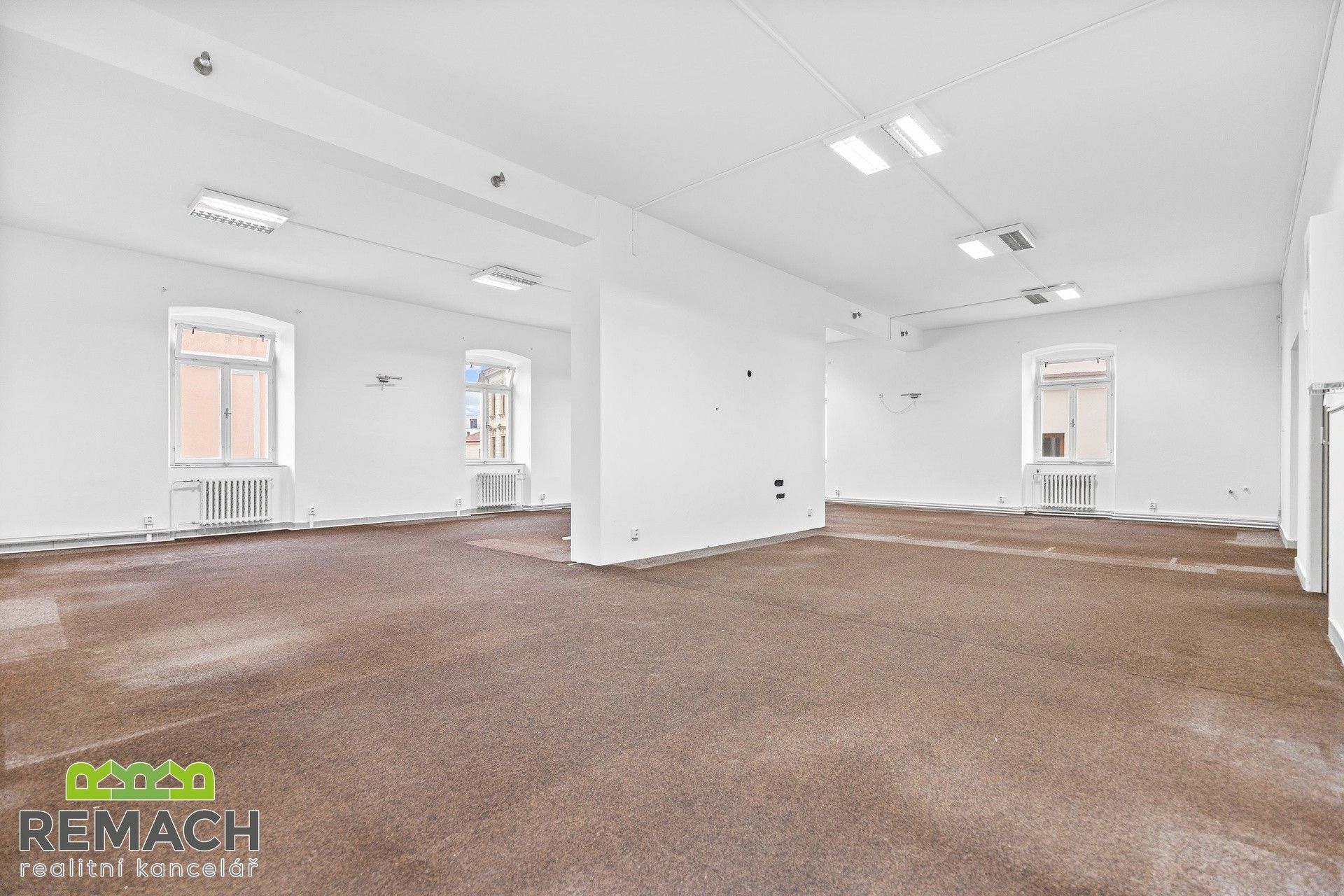 Pronájem komerčního prostoru 110 m² - foto 4
