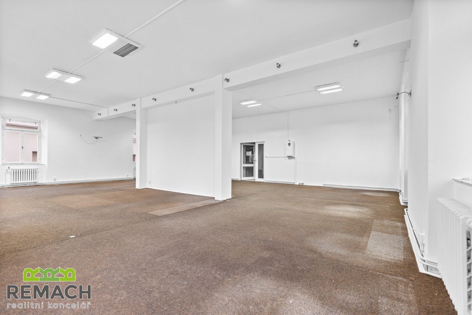 Pronájem komerčního prostoru 110 m² - foto 6
