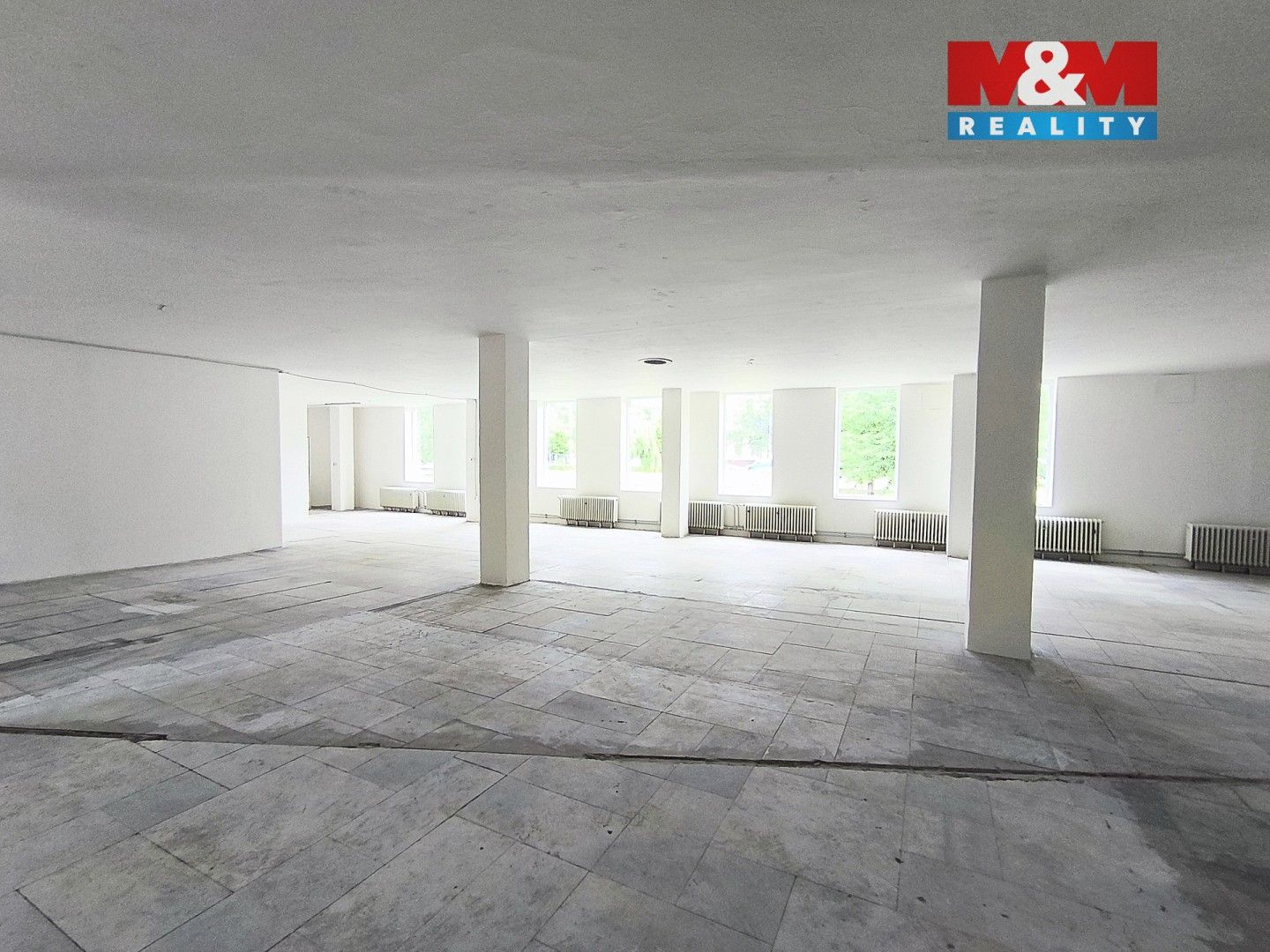 Prodej komerčního prostoru 2200 m² - foto 10