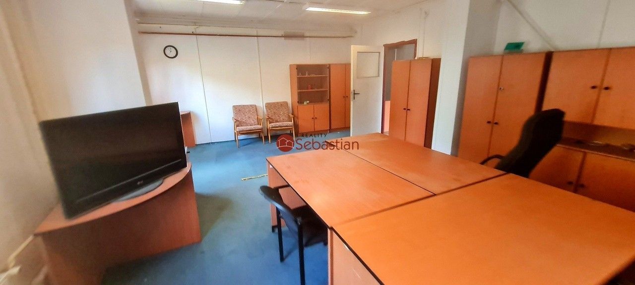Pronájem komerčního prostoru 340 m² - foto 2