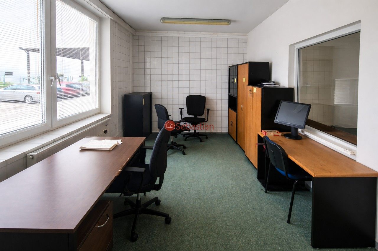 Pronájem komerčního prostoru 1930 m² - foto 7