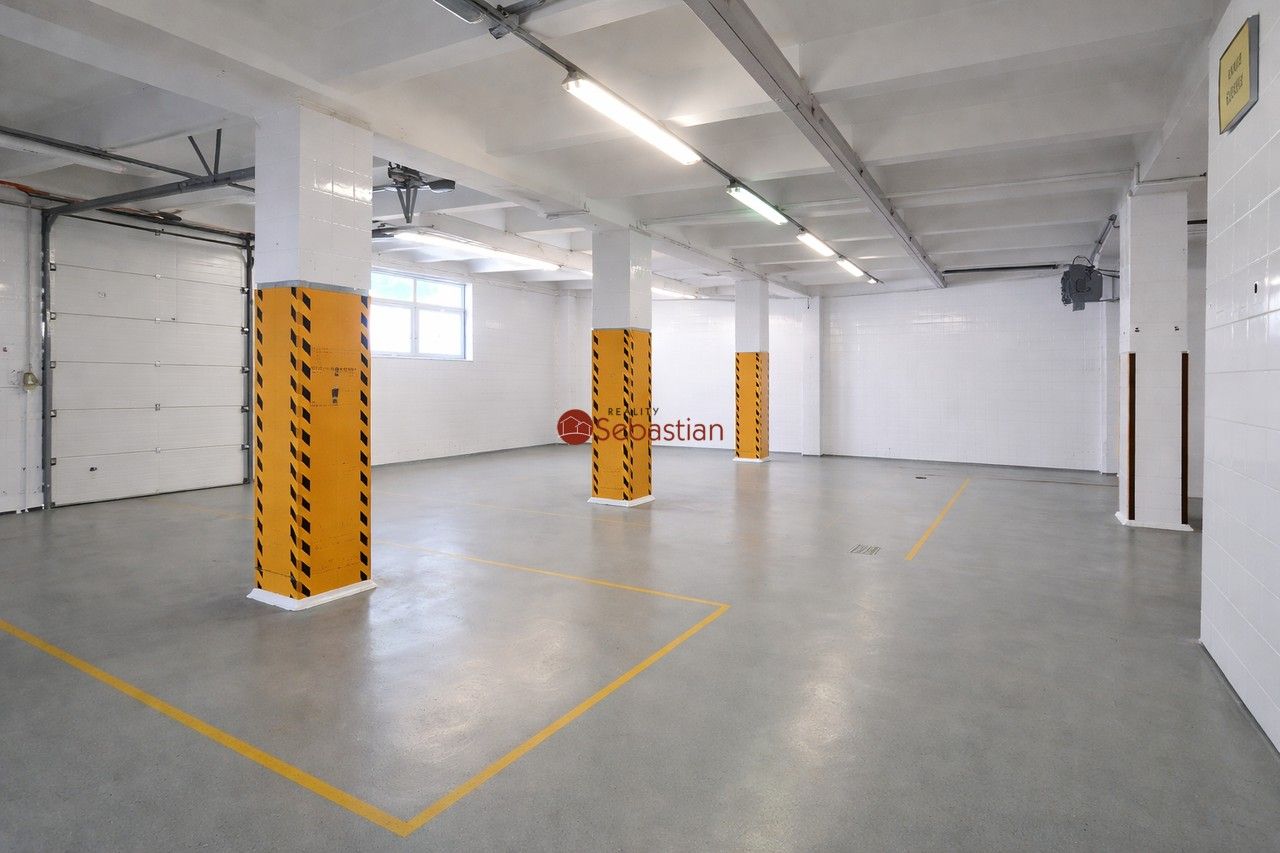 Pronájem komerčního prostoru 1930 m² - foto 4