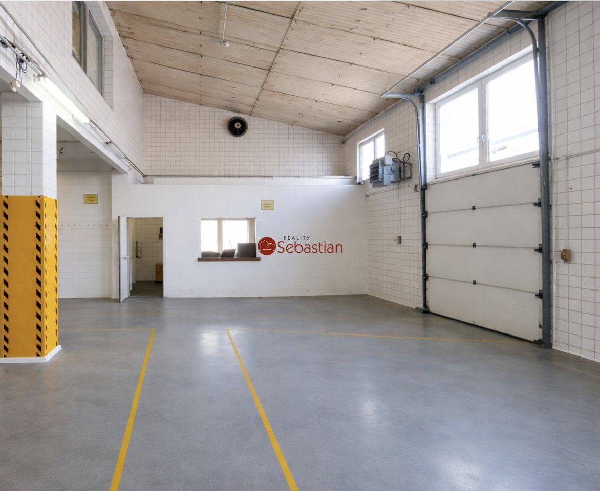 Pronájem komerčního prostoru 1930 m² - foto 6