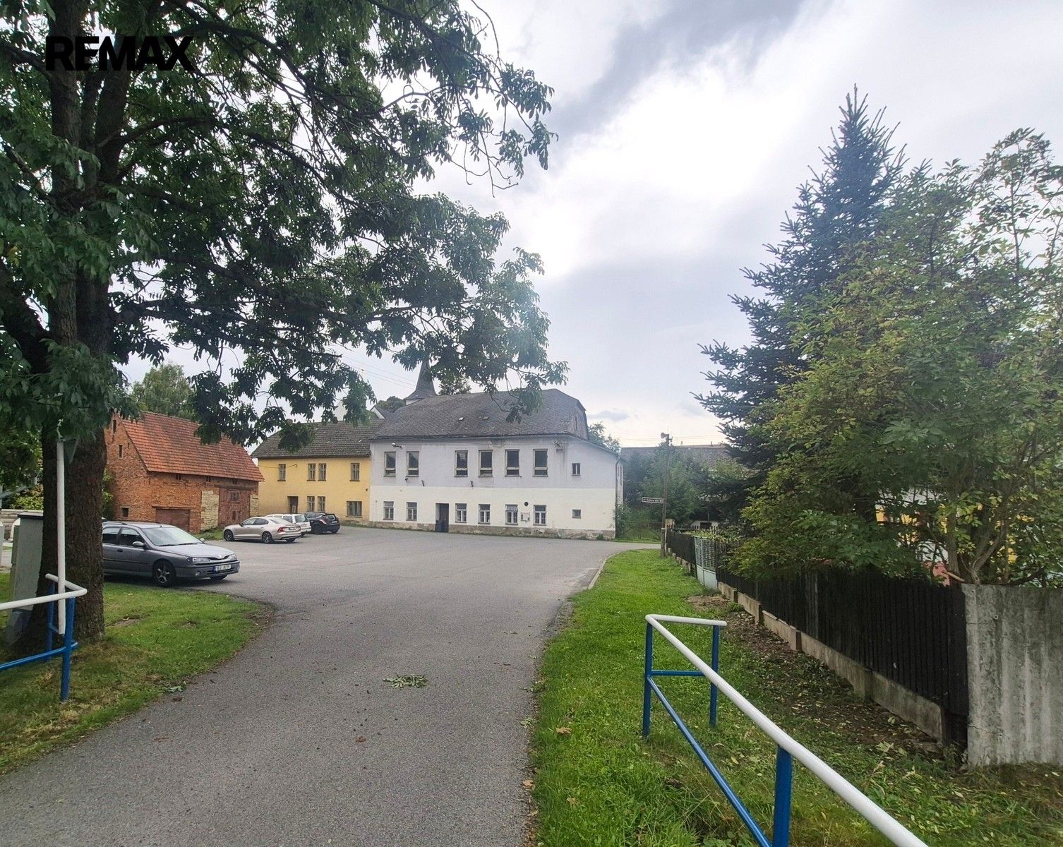 Prodej komerčního prostoru 372 m² - foto 1