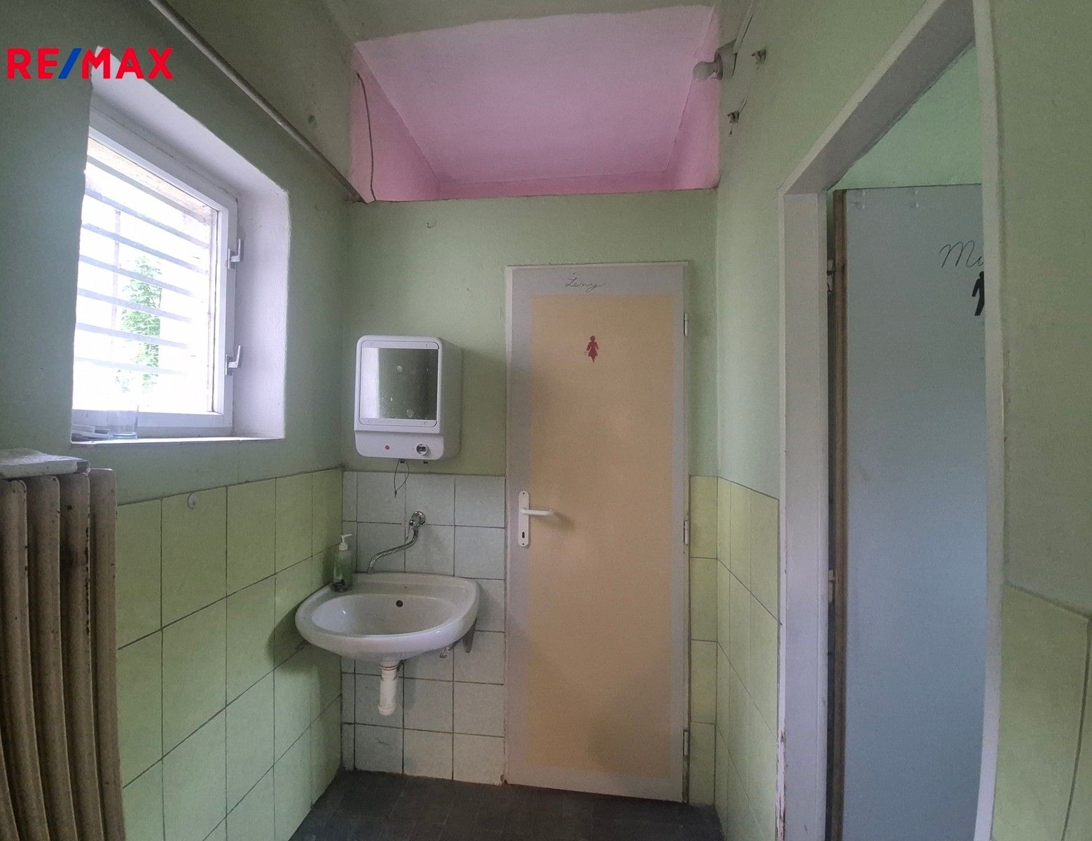 Prodej komerčního prostoru 372 m² - foto 14