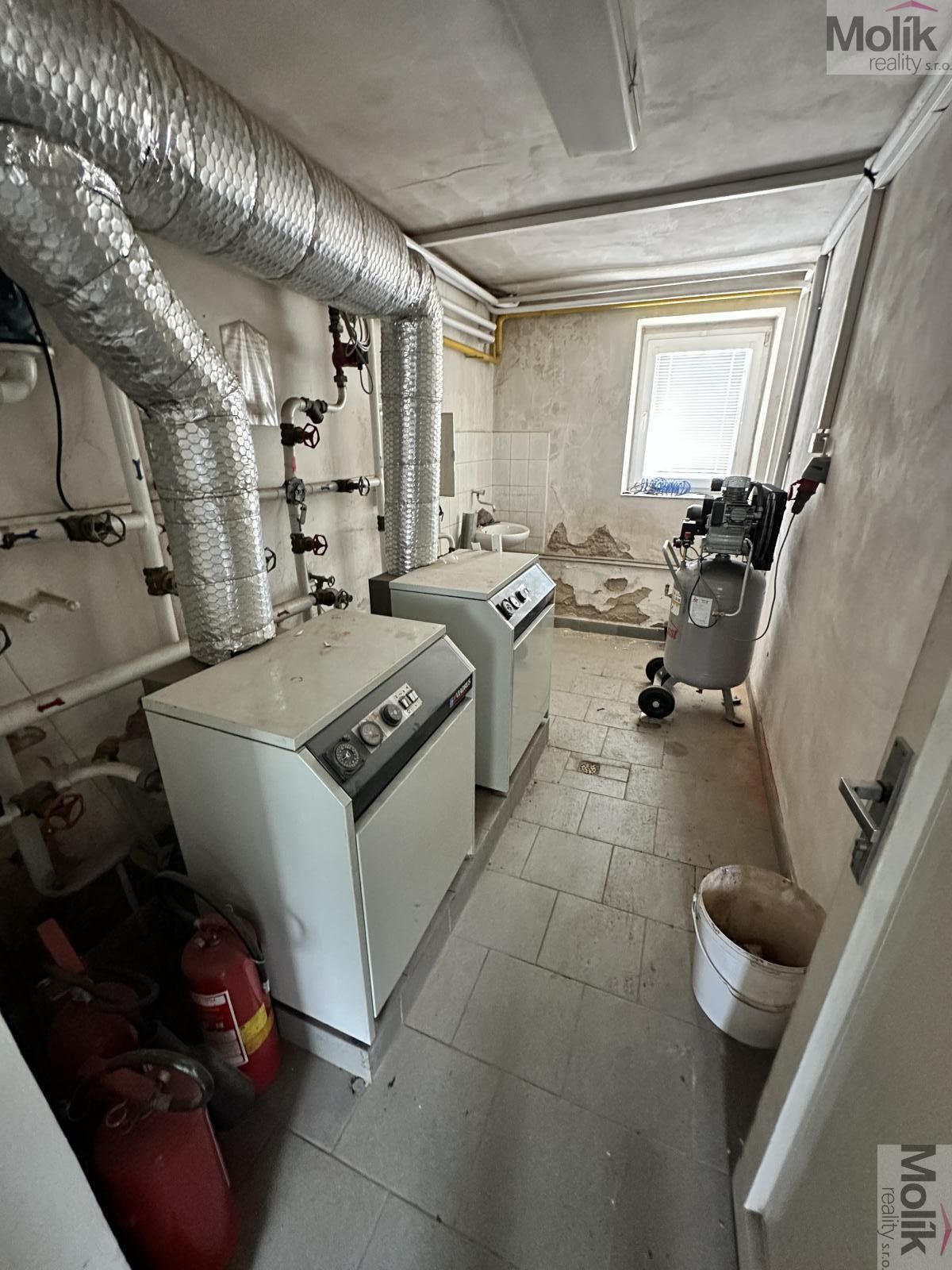 Prodej komerčního prostoru 365 m² - foto 23